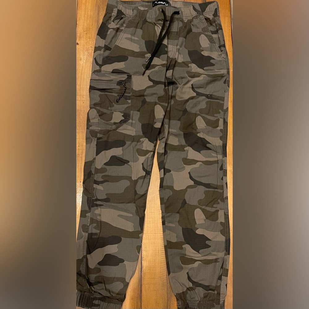 Camouflage cargos